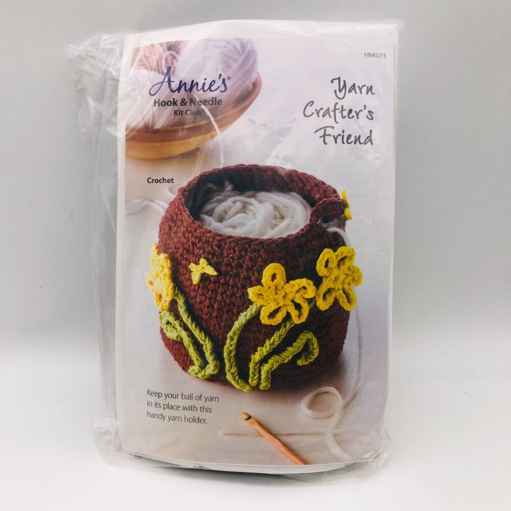 Annie's Yarn Crafter's Friend Crochet Kit HNK073 Floral Yarn Holder Organizer